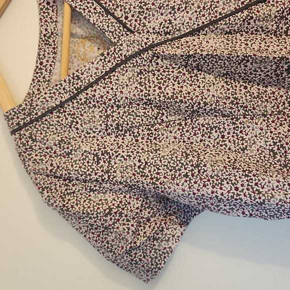 Purple and Grey Floral Scrub Top - Picture 2 of 2